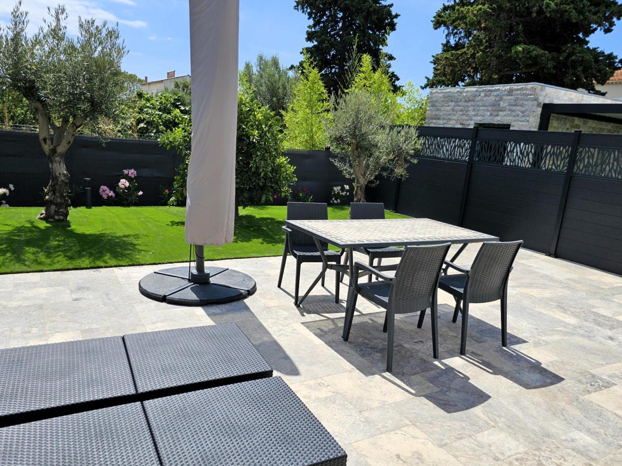 Etoile Du Berger Saint Aygulf 3 Villas Et 4 Appartements Jardin Individuel Et Piscine Chauffee En Saison - La Mer Et Les Plages 450 M מראה חיצוני תמונה