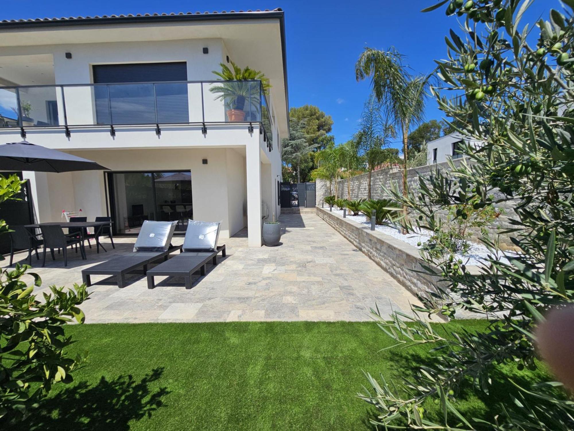 Etoile Du Berger Saint Aygulf 3 Villas Et 4 Appartements Jardin Individuel Et Piscine Chauffee En Saison - La Mer Et Les Plages 450 M מראה חיצוני תמונה