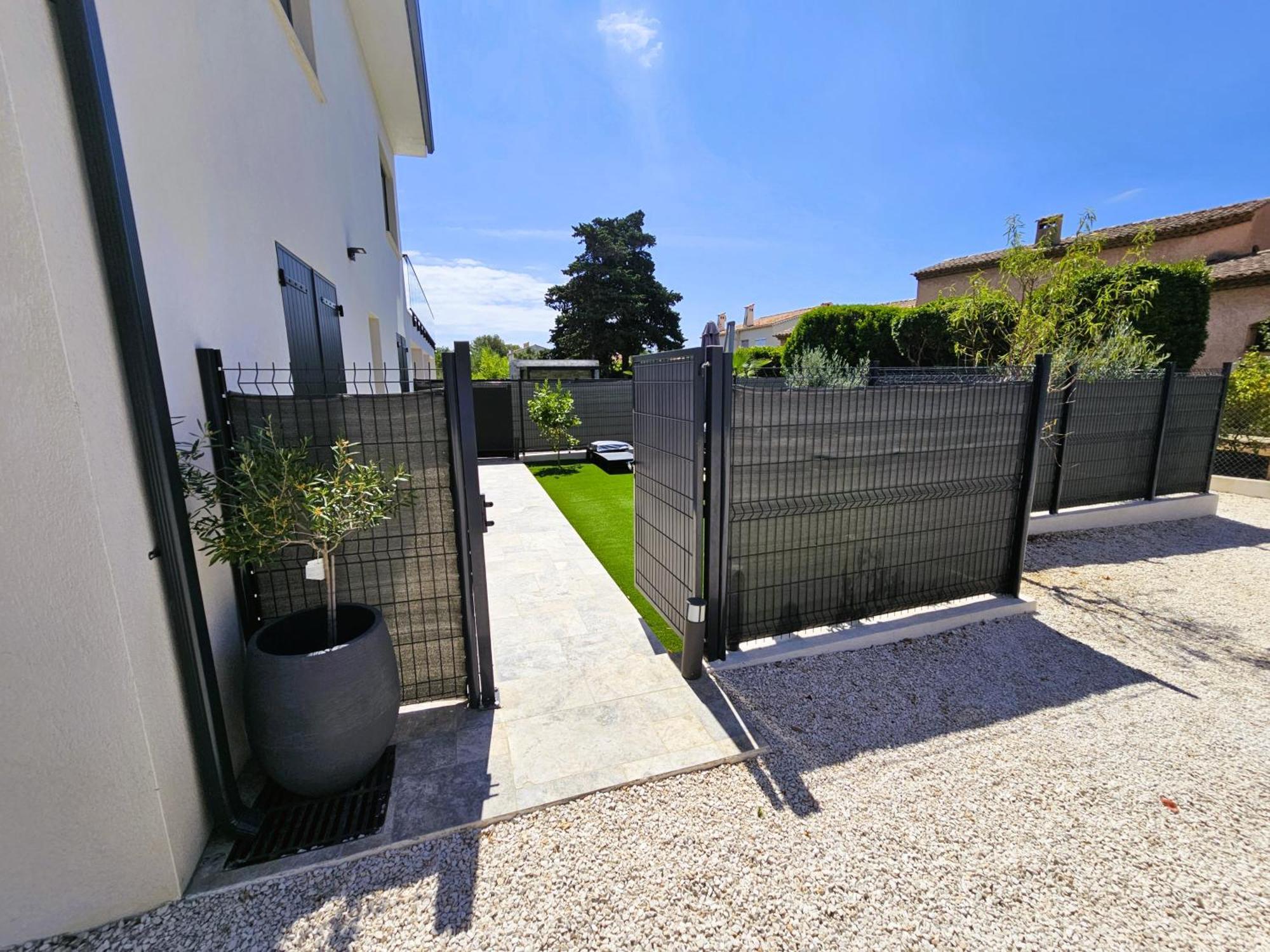 Etoile Du Berger Saint Aygulf 3 Villas Et 4 Appartements Jardin Individuel Et Piscine Chauffee En Saison - La Mer Et Les Plages 450 M מראה חיצוני תמונה